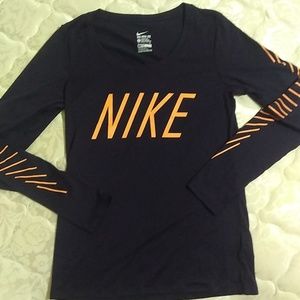 Dri-fit Nike top tee small New with tags